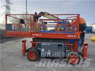 SkyJack SJ 6832 RT Saksilavat