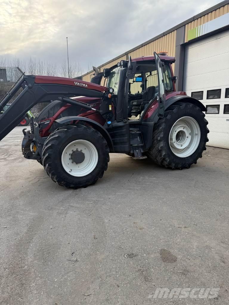 Valtra T234 Traktorit