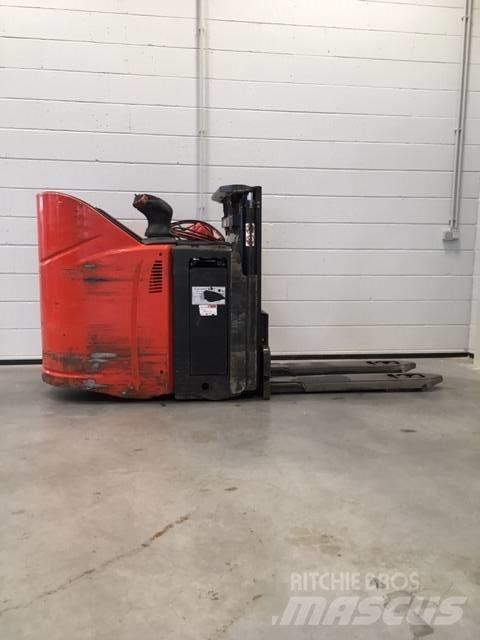 Linde D12HPSP/133 Ajettavat pinoamisvaunut
