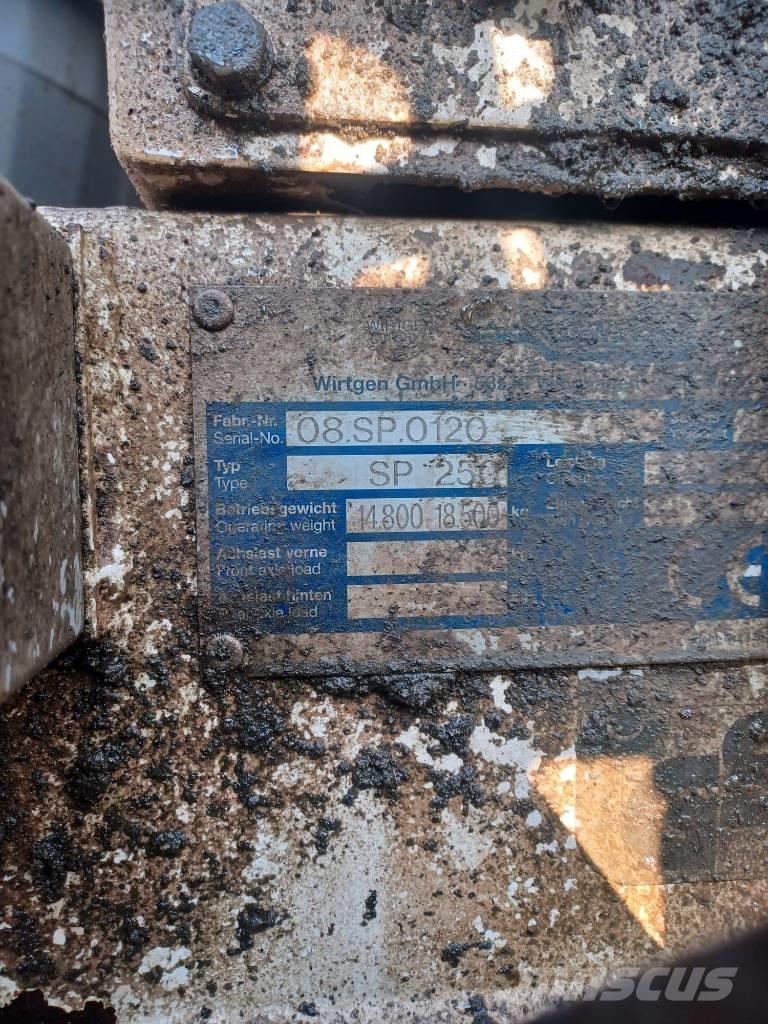Wirtgen SP250 Muotit