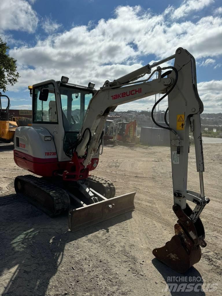 Takeuchi TB 230 Minikaivukoneet < 7t