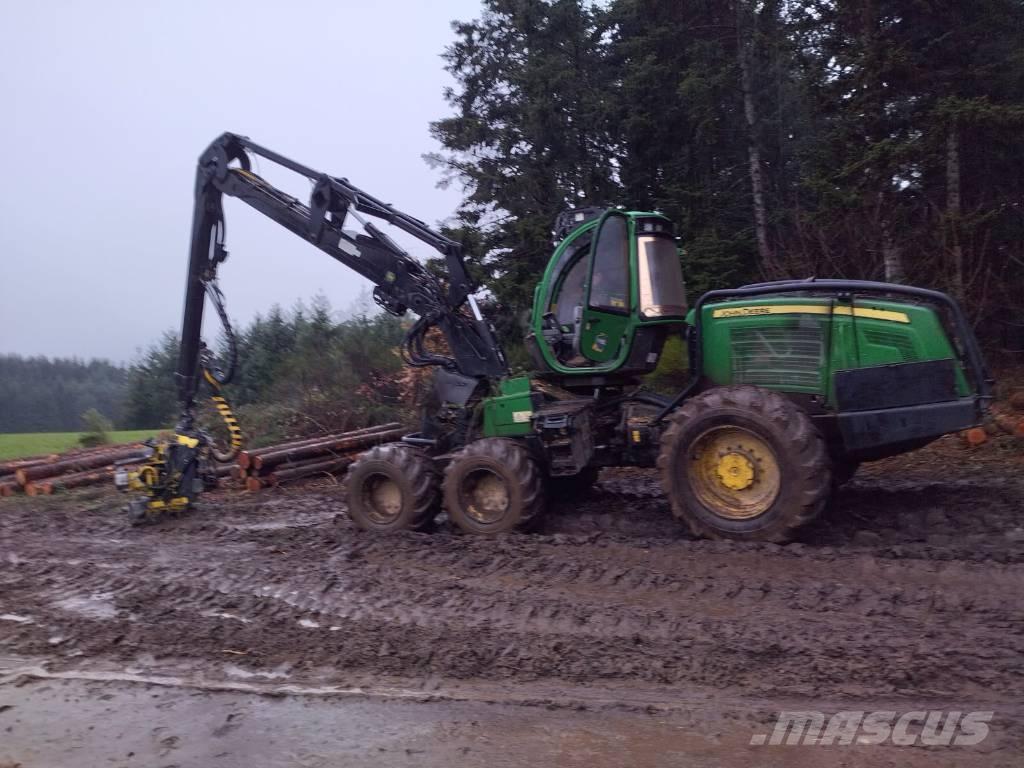 John Deere 1170 E Harvesterit