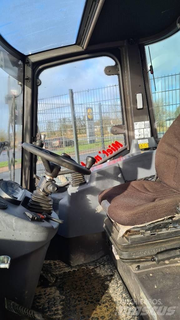 Mecalac AX 700 Pyöräkuormaajat