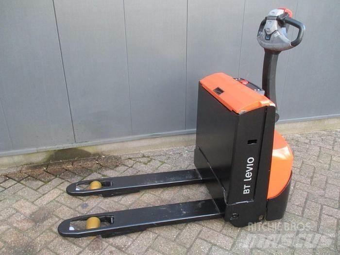 Toyota LWE 140 Lavansiirtotrukit
