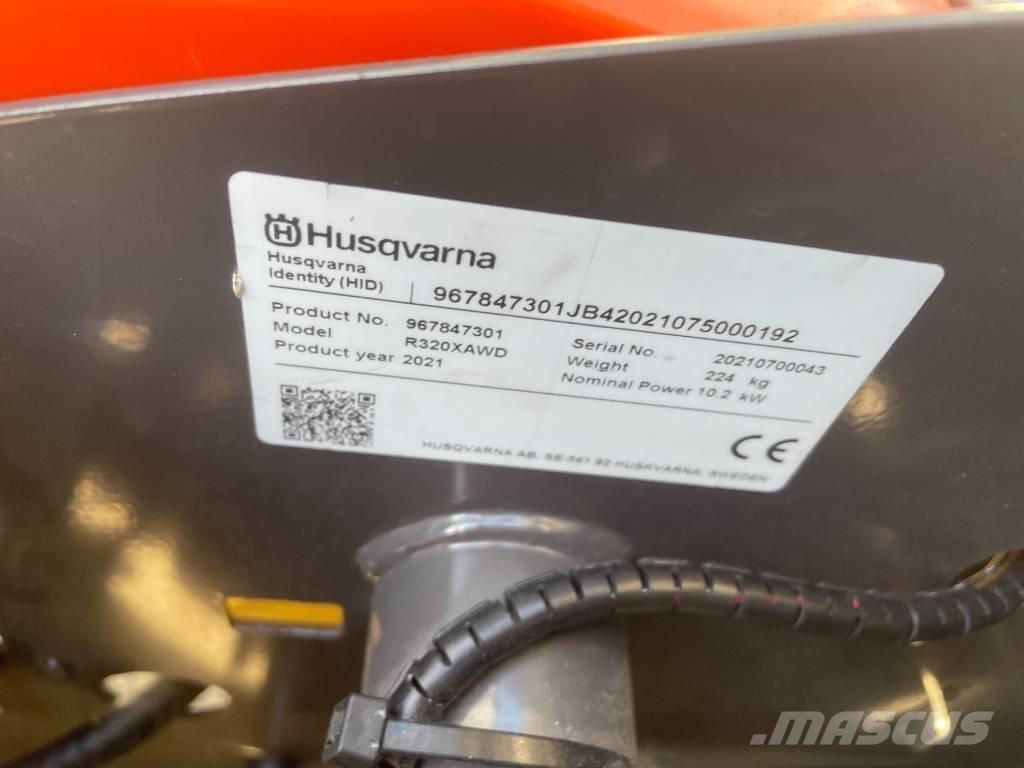 Husqvarna R320X AWD Päältäajettavat ruohonleikkurit