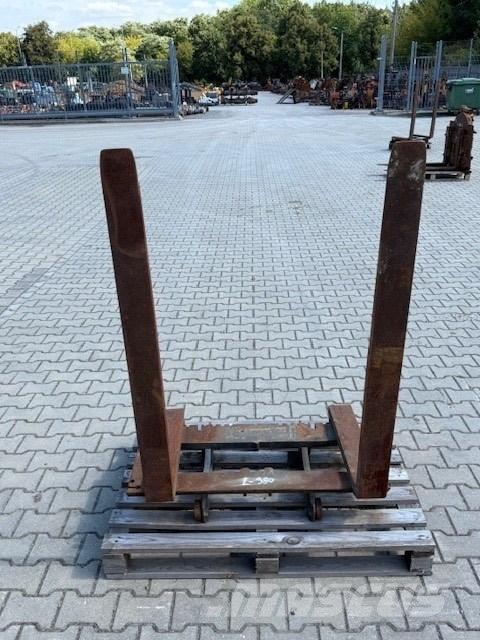 Volvo USED FORKS Trukkihaarukat