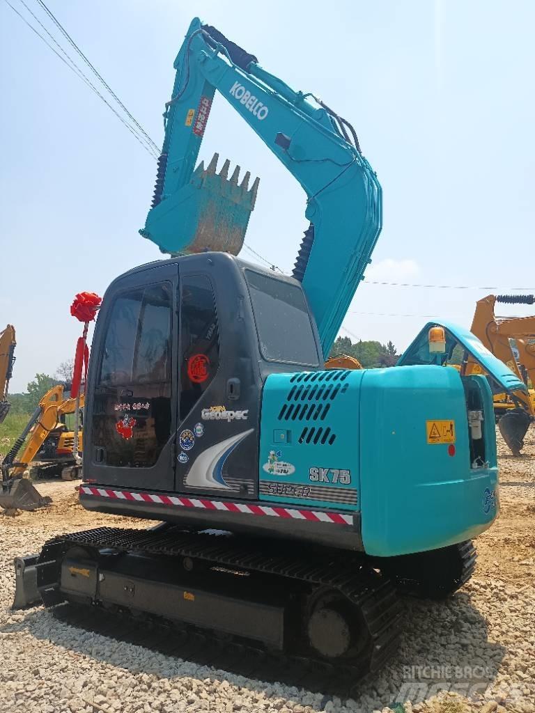 Kobelco SK 75 Minikaivukoneet < 7t