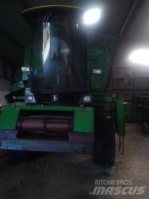 John Deere 1065 Leikkuupuimurit