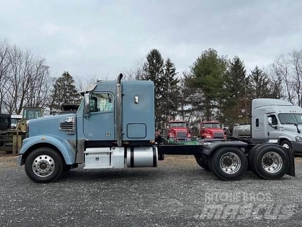 Freightliner 122SD Vetopöytäautot