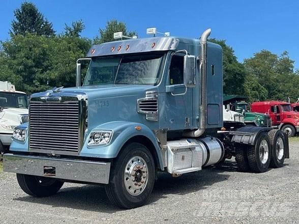 Freightliner 122SD Vetopöytäautot