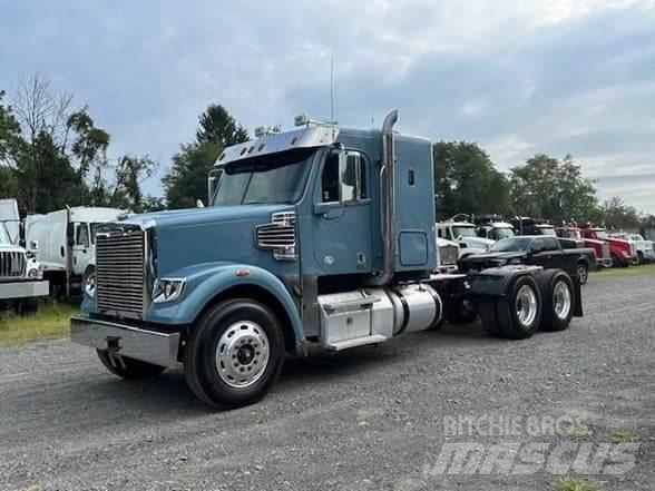 Freightliner 122SD Vetopöytäautot