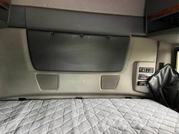 International LT Vetopöytäautot