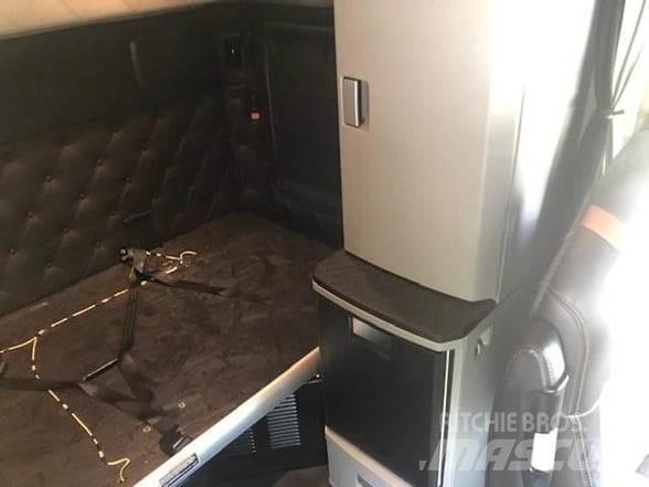 Kenworth T680 Vetopöytäautot
