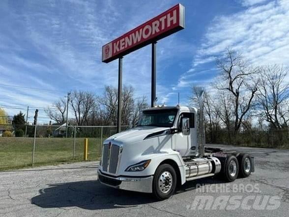 Kenworth T680 Vetopöytäautot