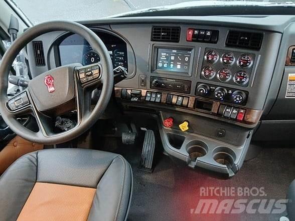 Kenworth T680 Vetopöytäautot
