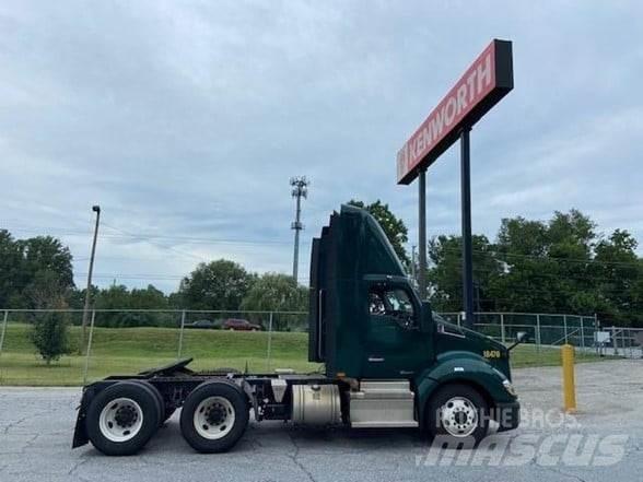 Kenworth T680 Vetopöytäautot