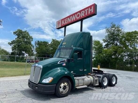 Kenworth T680 Vetopöytäautot
