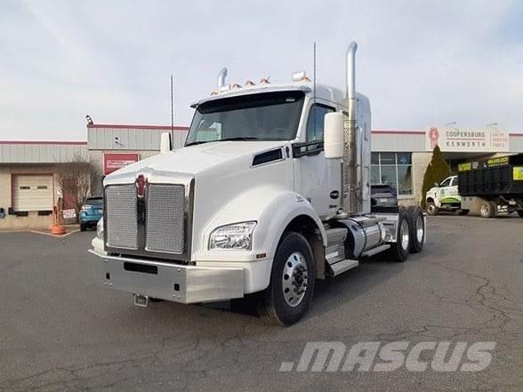 Kenworth T880 Vetopöytäautot
