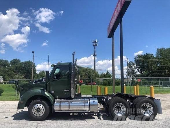 Kenworth T880 Vetopöytäautot