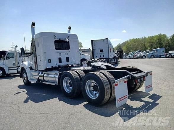 Kenworth T880 Vetopöytäautot