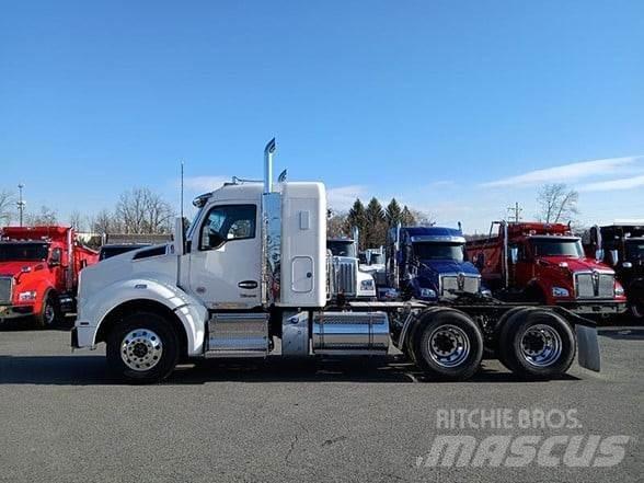 Kenworth T880 Vetopöytäautot