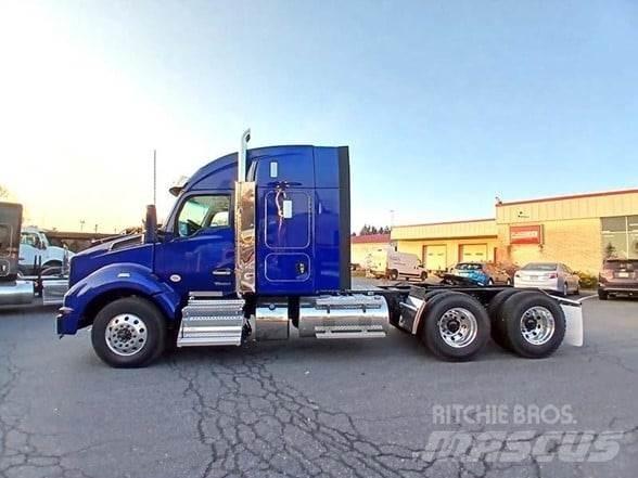 Kenworth T880 Vetopöytäautot