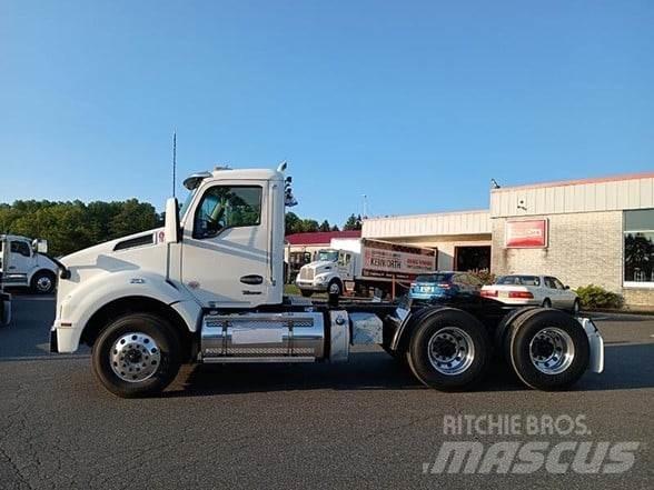 Kenworth T880 Vetopöytäautot