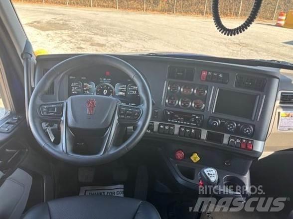 Kenworth T880 Vetopöytäautot