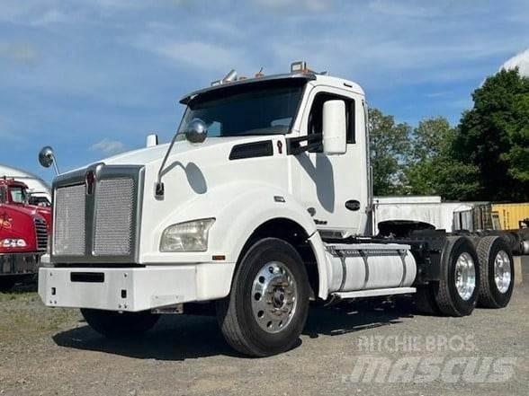 Kenworth T880 Vetopöytäautot