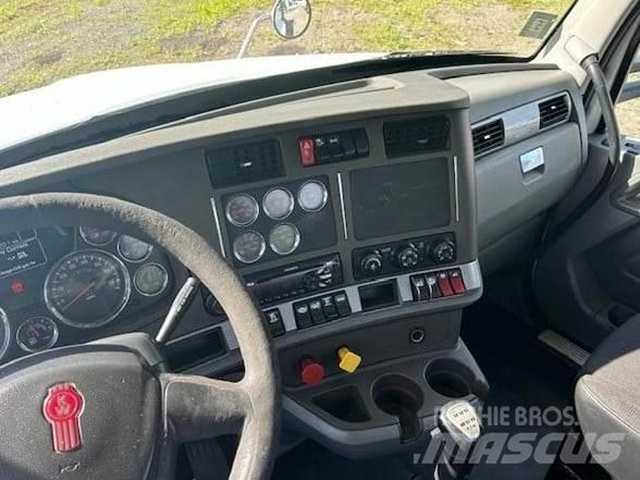 Kenworth T880 Vetopöytäautot