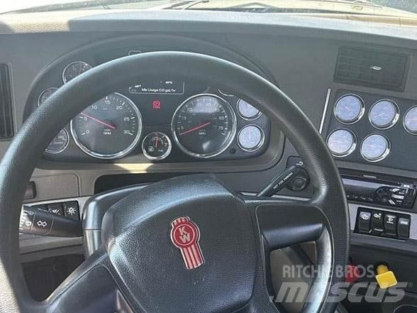 Kenworth T880 Vetopöytäautot