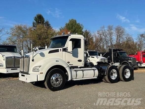 Kenworth T880 Vetopöytäautot