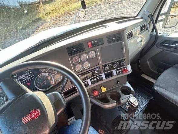 Kenworth T880 Vetopöytäautot