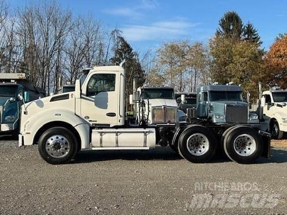 Kenworth T880 Vetopöytäautot