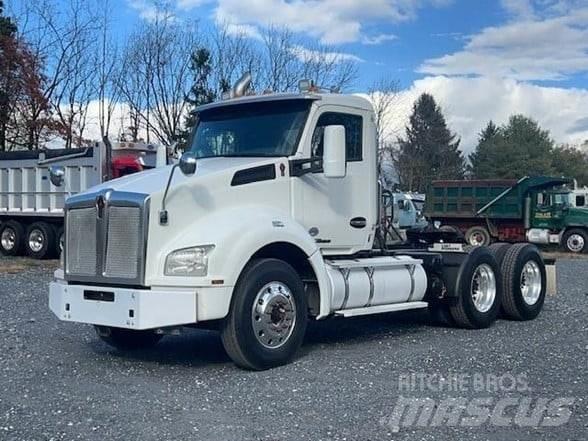 Kenworth T880 Vetopöytäautot
