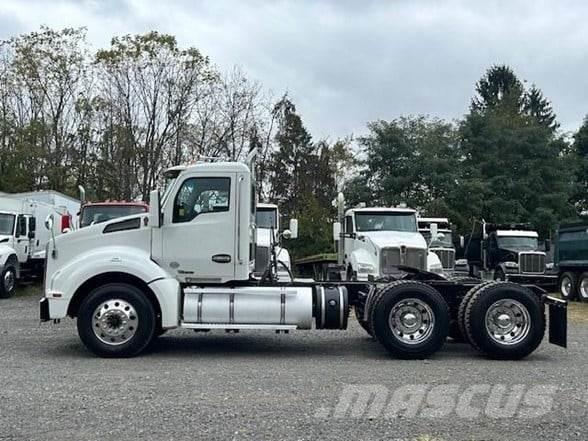 Kenworth T880 Vetopöytäautot