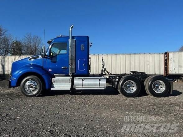 Kenworth T880 Vetopöytäautot