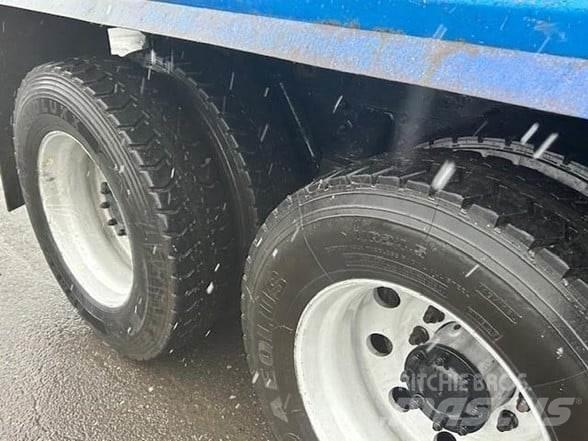 Kenworth T880 Sora- ja kippiautot