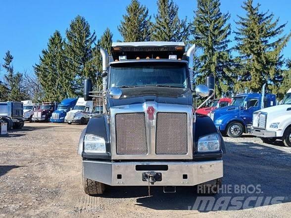 Kenworth T880 Sora- ja kippiautot