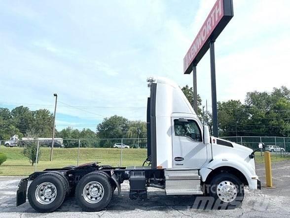 Kenworth T880 Vetopöytäautot
