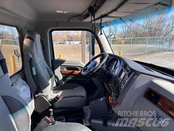 Kenworth T880 Sora- ja kippiautot