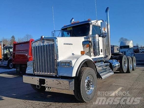 Kenworth W900B Vetopöytäautot