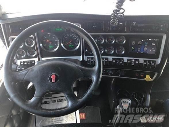 Kenworth W900B Sora- ja kippiautot