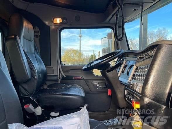 Kenworth W900B Sora- ja kippiautot