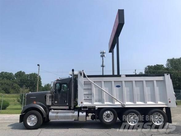 Kenworth W900B Sora- ja kippiautot