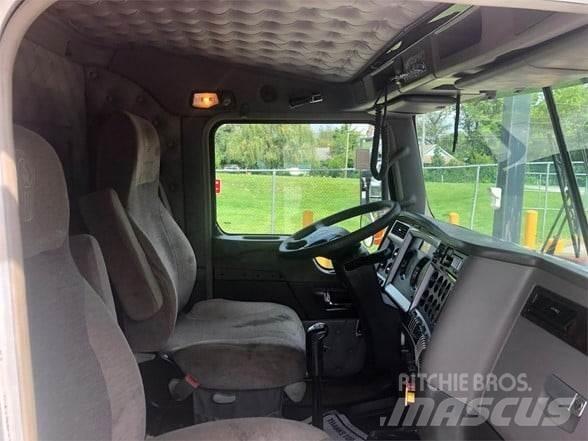 Kenworth W900B Vetopöytäautot