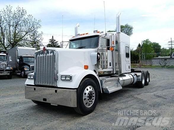 Kenworth W900L Vetopöytäautot