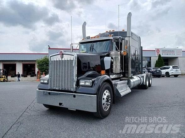 Kenworth W900L Vetopöytäautot