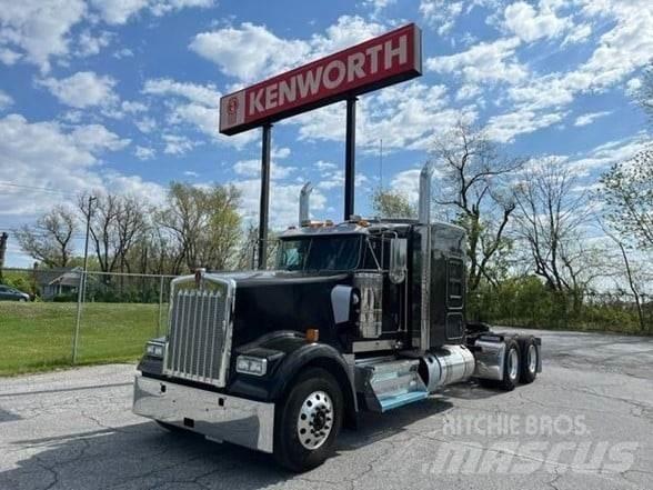 Kenworth W900L Vetopöytäautot
