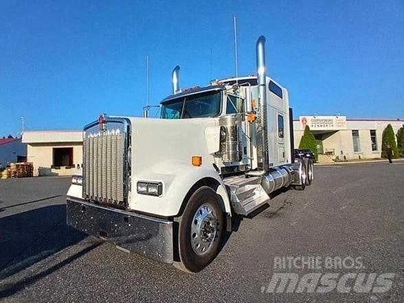 Kenworth W900L Vetopöytäautot